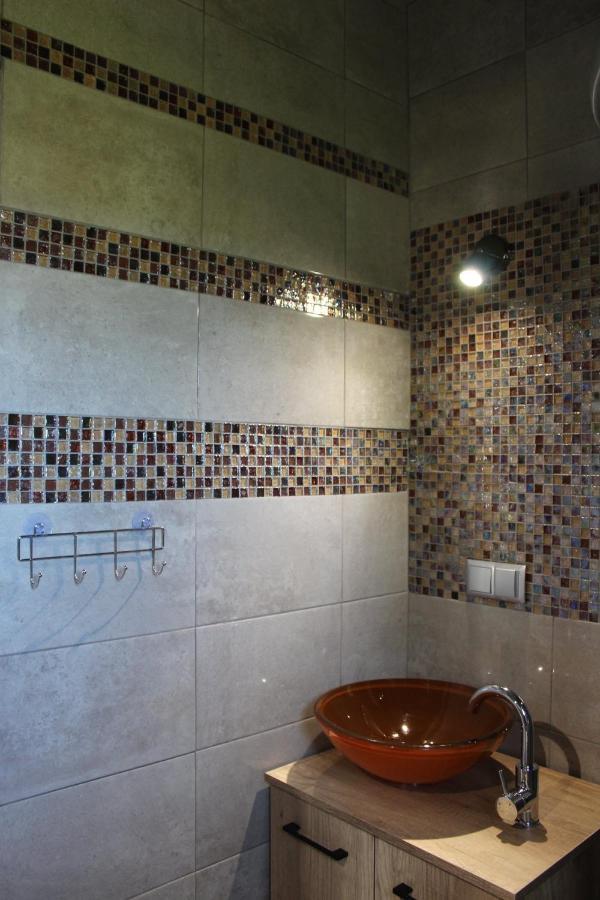 Letniskowy 8-osobowy Nad Jeziorem Wilczynskim Lodge *